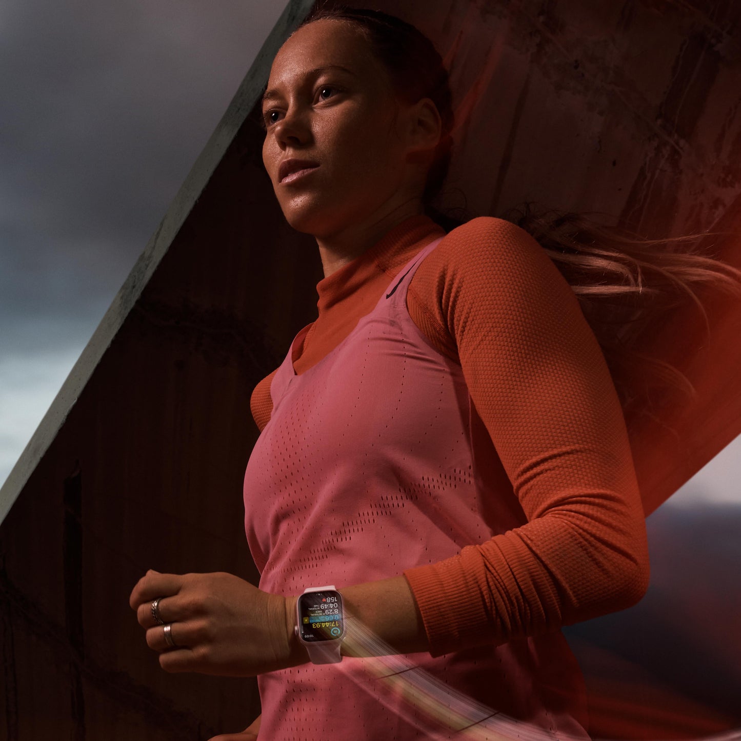 Apple Watch Series 9 GPS + Cellular 41mm (PRODUCT)RED Aluminium Case with (PRODUCT)RED Sport Band - M/L